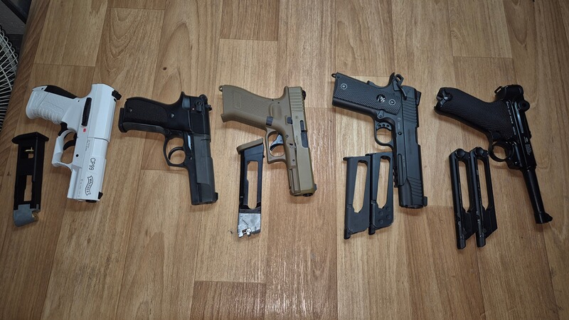 Waffen Sammlung co2 Pistolen