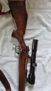 Weatherby Mark V Kaliber 378 mit Zeiss Diavari Zielfernrohr und Munition