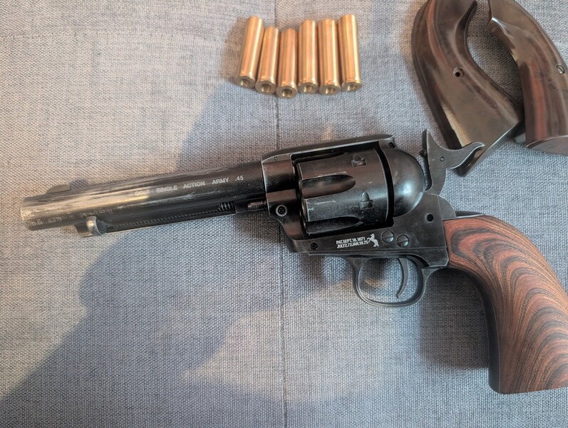 Umarex SAA Revolver cal. 0.43 Antik Finish CUSTOM + Holzgriffschalen und zubehör