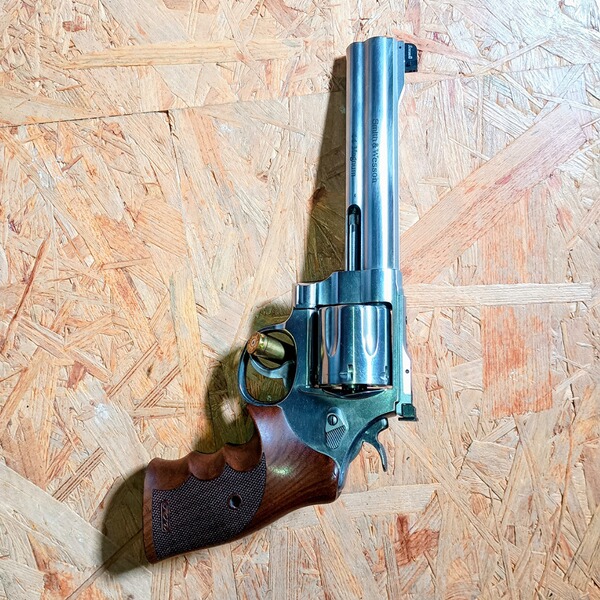 S & W Revover 629 Classic . 44 mag