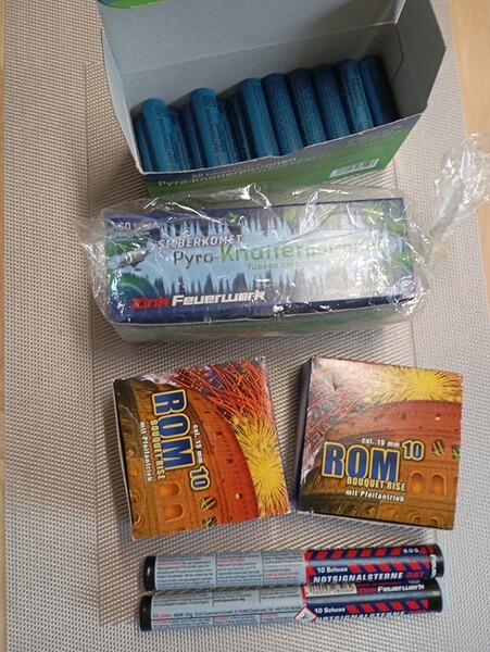Silvester Feuerwerk Pyro Knatterpatronen