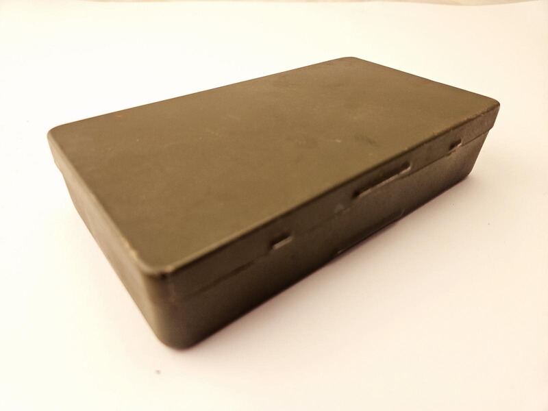 Schmidt Rubin K11 Taschenmunitionsbox GP11/Swiss Schmidt Rubin K11 Ammunition box with stripper clip