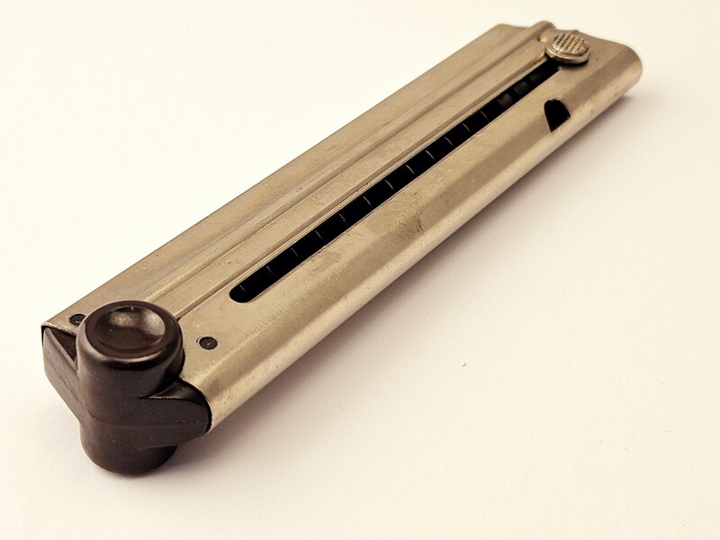 Magazin zu Luger Parabellum P06/29 mit schwarzem Bodenstück