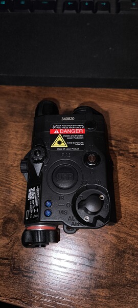 PEQ-15 Batteriebox (Roter Laser + Weißlicht + IR-Linse) – China-Top-Qualität!