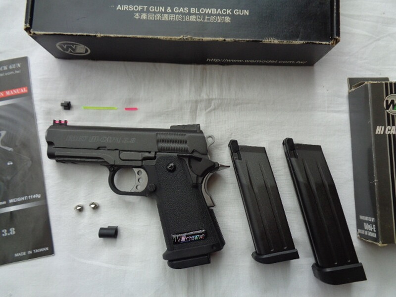 WE HI-CAPA Baby 3.8 GBB Pistole, 6mm BB + Ersatzmagazine & Zubehör