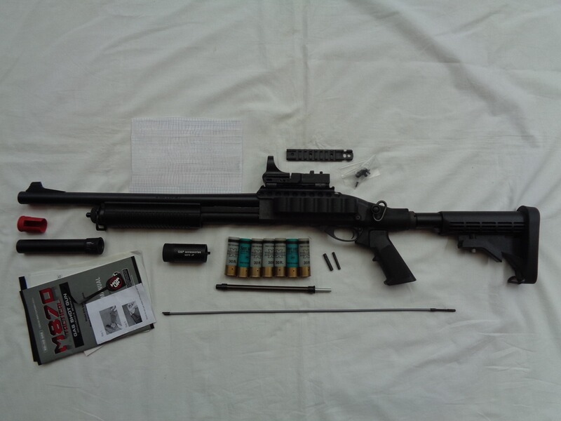 Tokyo Marui M870 Tactical Gas Shotgun + M4 Stock, Cmore-Style RD. Mods & Zub., neuwertig