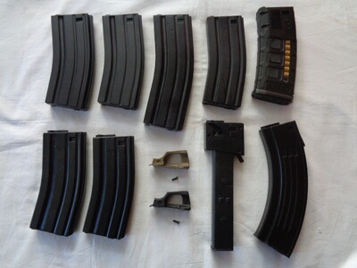 Set Airsoftmagazine für M4/M16 AEG & S-AEG Gewehre + Ziehhilfen, neuwertig bis sehr gut
