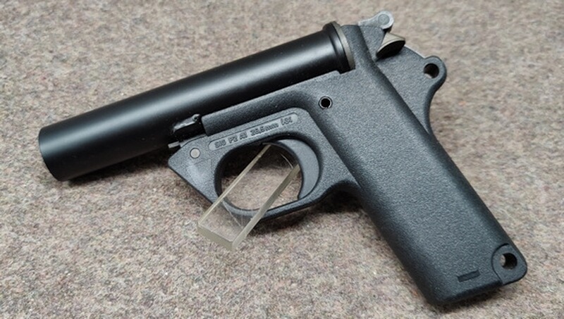 Waffe Signalpistole Sig P2 A1 Kal. 26,5