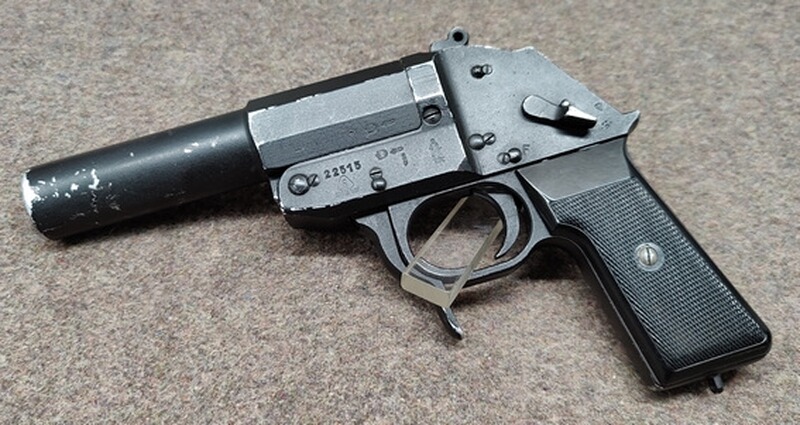 Waffe Signalpistole Waffen Suhl LP1 Kal. 26,5