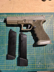 Glock 17 Klon "Army Armament R17 Gladiator GBB "Begadi Special Version""