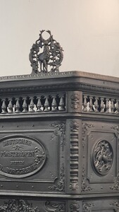 Deutscher Försterofen, Höhe 233 cm, um 1895.Mit BImSchV+ Aufbau+Anschluss/Restauriert.