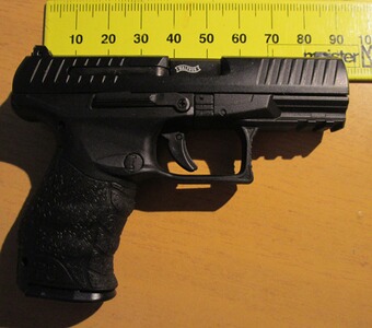 Miniatur Modell der Walther PPQ - 10 cm lang und voll zerlegbar, Maßstab 1:2