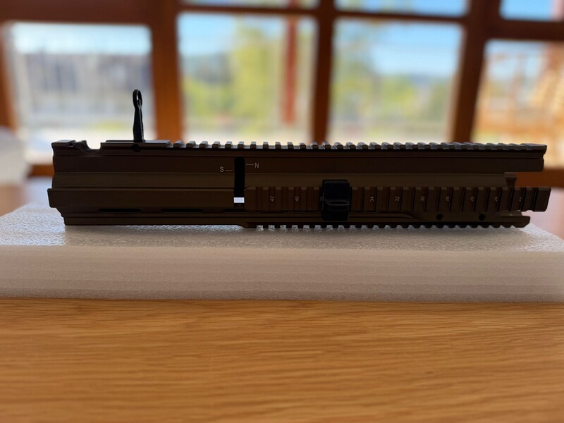 Heckler & Koch Picatinny Handschutz G28 Lang mit Korn RAL8000