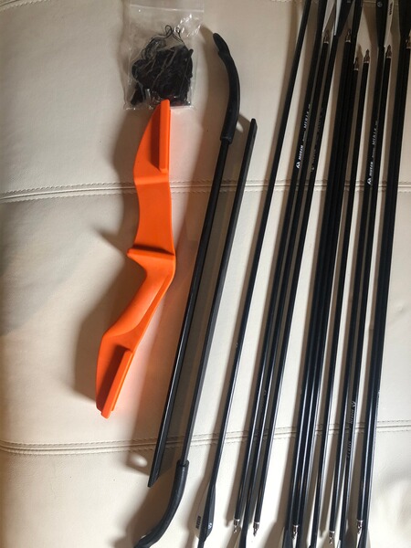 Neuer Recurvebogen,40 Pfund mit 12 neuen 30” Pfeilen