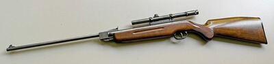 Luftgewehr mit Zielfernrohr der Marke Burgo