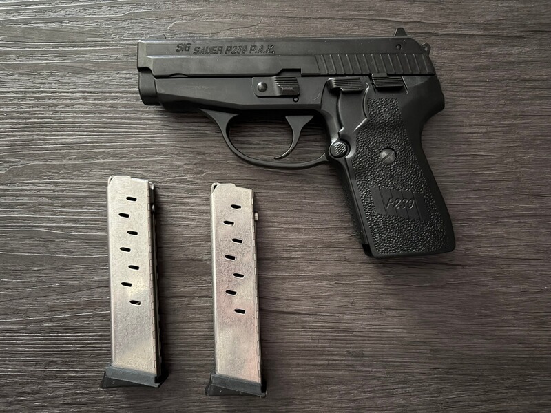 ME SIG SAUER P239 ink. Ersatzmagazin - PTB 874