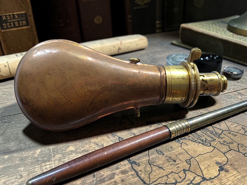 Pulverflasche aus Kupfer