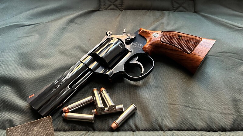 Smith&Wesson 586-4 in 4Zoll .357Mag.