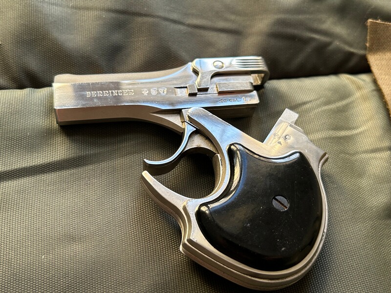 Derringer - High Standard .22LR