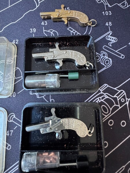 3 berloque mini Pistolen