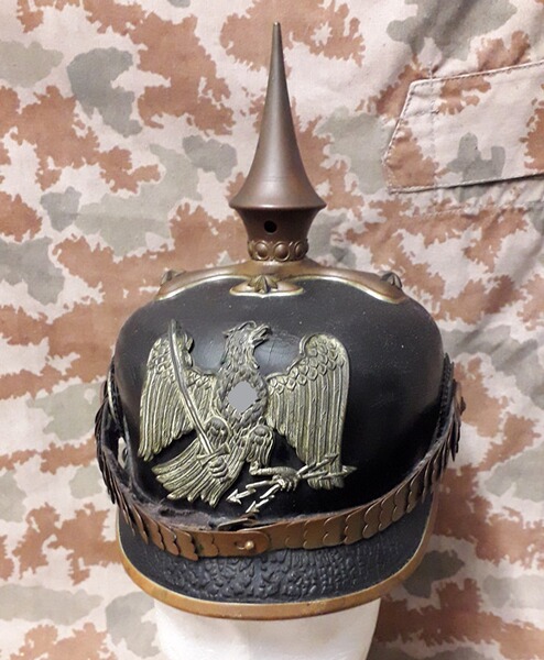 Pickelhaube Offizier Feuerwehr mit Schuppenkette