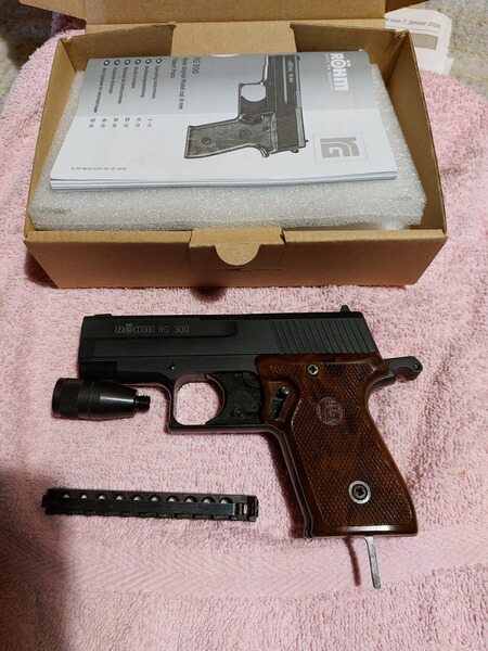 Röhm RG 300 Schreckschuss Pistole cal. 6mm Flobert Platz