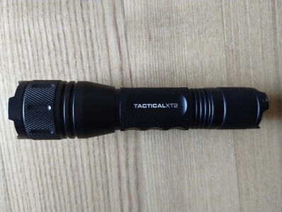 Walther TACTICAL XT2 LED Taschenlampe / 2x CR123A
