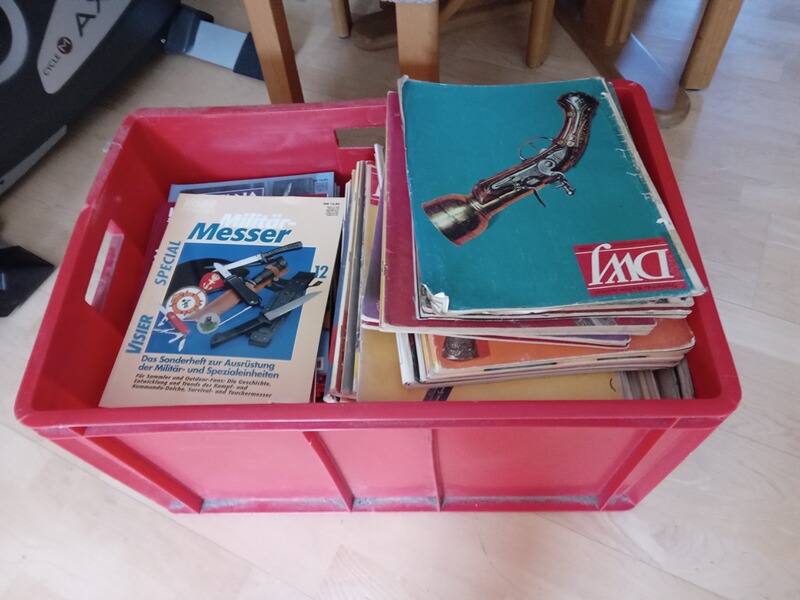 DWJ , CALIBER, VISIER 200 Magazine + 20 VISIER Lanyards