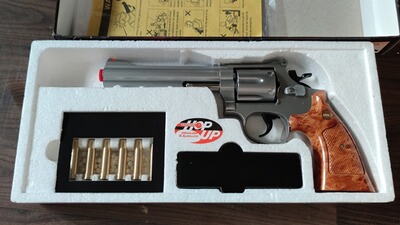 UHC M-29 6 Zoll Gas Revolver mit Hülsen 6mm BB silber