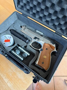 Verkaufe Beretta MOD. 92 FS cal.4.5 mm CO2
