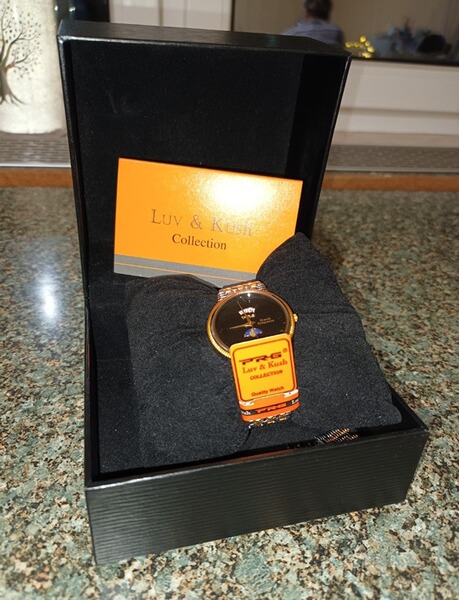 Armbanduhr mit 18 K Gold, Schweizer Uhrwerk Mondphase, Datum und Wochentag