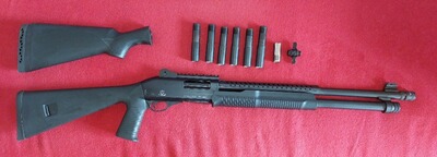 Akkar Karatay TK-355 - Vorderschaftrepetierflinte mit Zubehör