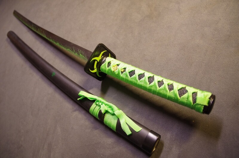 Letztes Exemplar : Zombie Biohazzard Katana mit Symbol und Holzscheide