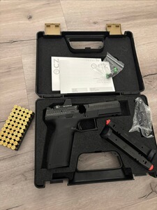 CZ P10-F OR mit Vector Optics Visier inkl. ca. 400 Schuss