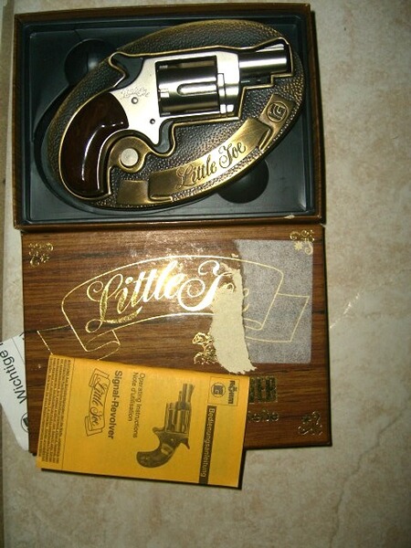 Röhm Derringer little Joe  mit Gürtelschnalle und braunen Griffschalen !