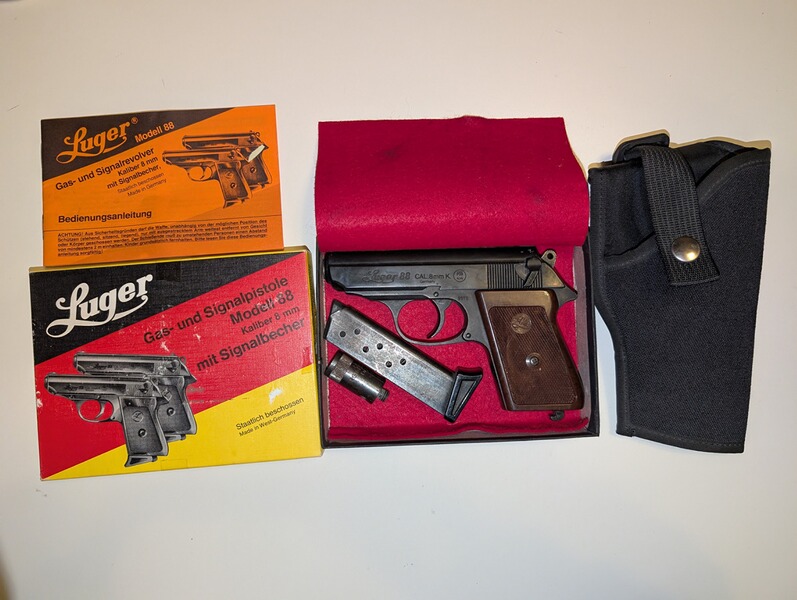 Luger Modell 88 Gas- und Signalpistole Kaliber 8mm mit Signalbecher