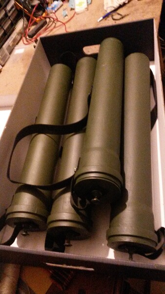 Rohrköcher aus Kunststoff für 18" Pfeile, mit NATO-Oliv Kunstharzlack