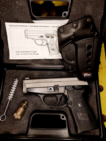 Sig Sauer P239 Nickel Schreckschusspistole im Kaliber 9 mm P.A.K. (PTB874) mit Fobus Holster
