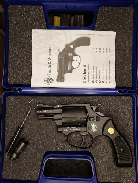 Smith & Wesson Chiefs Special Schreckschussrevolver Kal. 9mm R.K. Schwarz (PTB 794)
