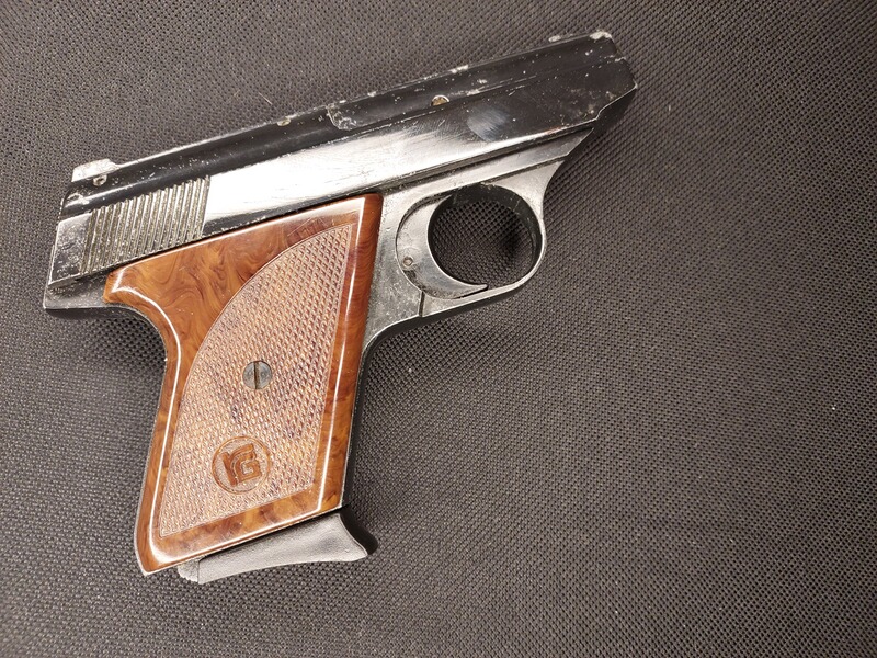 Röhm RG8 (RG 8) Schreckschuss Pistole Kal. 8mm (PTB 154)