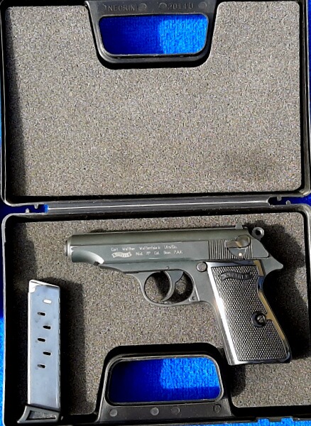 Walther PP Schreckschuss Pistole Kal. 9mm P.A.K. schwarz brüniert (PTB 923)