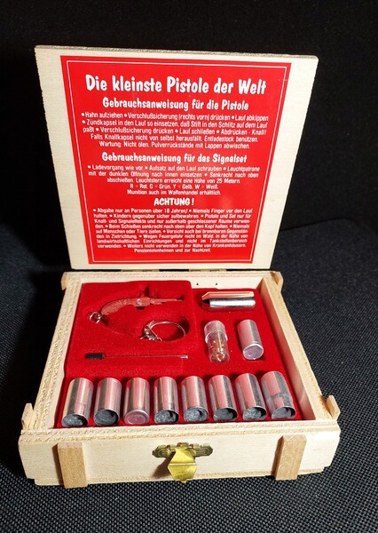 Original Berloque Mini Pistole vernickelt inklusive Knallkapseln und Leuchtsterne in Holzkiste 2mm