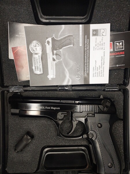 Ekol Firat Magnum Schreckschuss Pistole in schwarz, Kaliber 9mm P.A.K. (PTB 1112) wie neu!