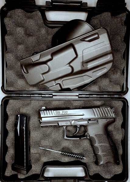 Heckler & Koch P30 9 mm P.A.K. brüniert (PTB 912) mit Safariland Paddle ALS Holster