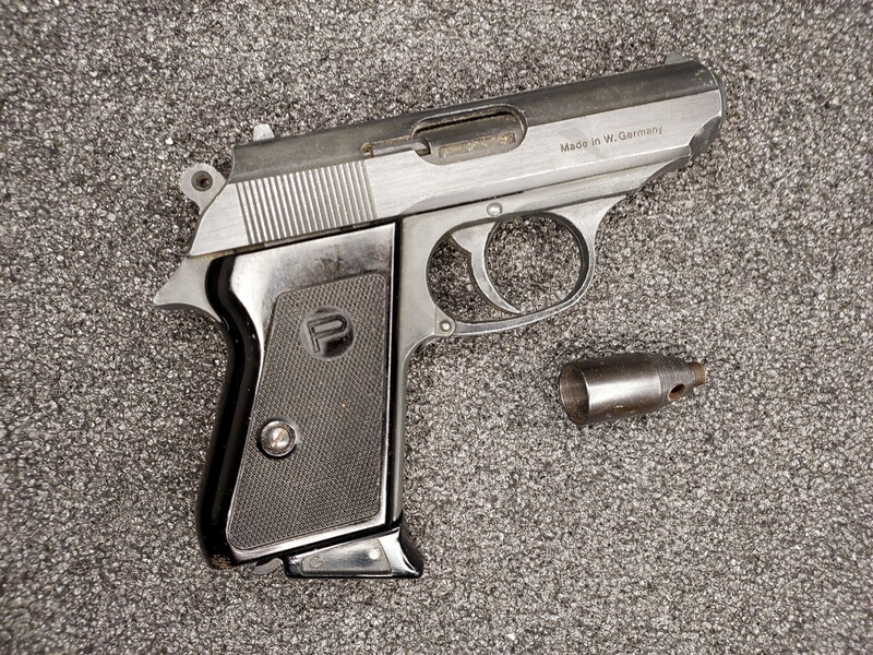 Perfecta FBI 8000 – alte PPK-Ausführung – 8 mm K. – PTB 196/2 – mit Abschussbecher