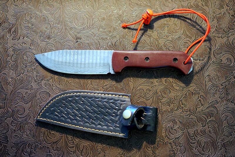 Massives Campmesser - 26,7cm - Damast Fulltang - Micarta - Lederscheide - Neu!