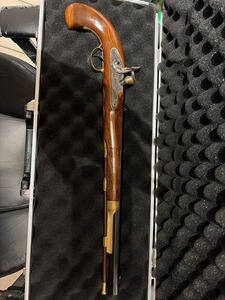 Pedersoli Bounty Hunter .45 Vorderlader Pistole mit Koffer
