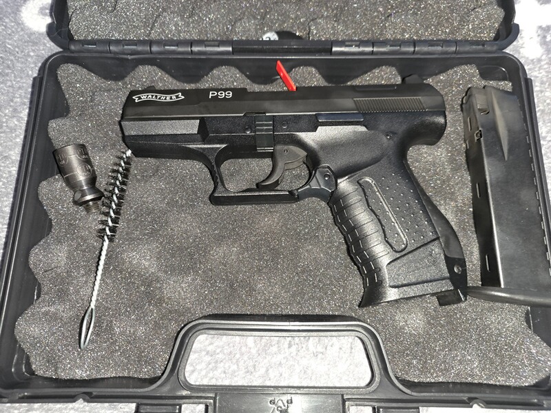 Walther P99. Gas-Signal Pistole. Kaliber: 9 mm P.A.K. 15 Schuss Magazin