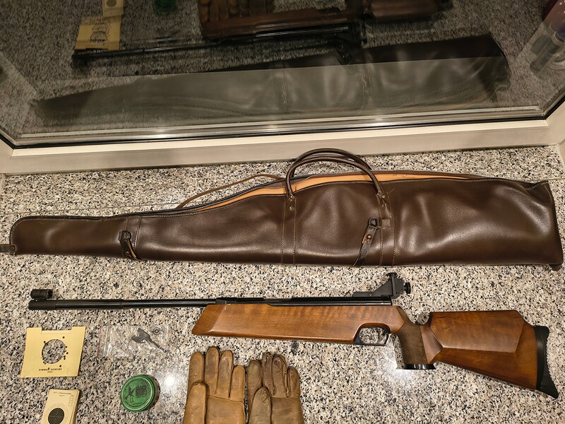 Feinwerkbau 300S Match-Luftgewehr Kal. 4,5 mm (.177) + Zubehör + Tasche