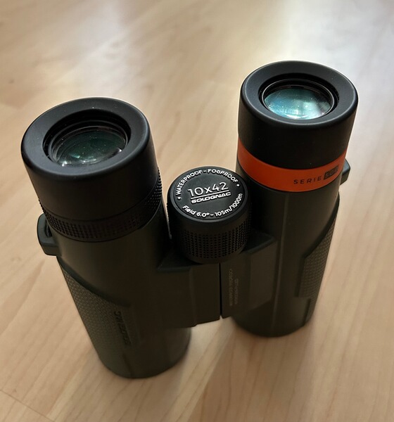 Fernglas SOLOGNAC 10x42 defekt!